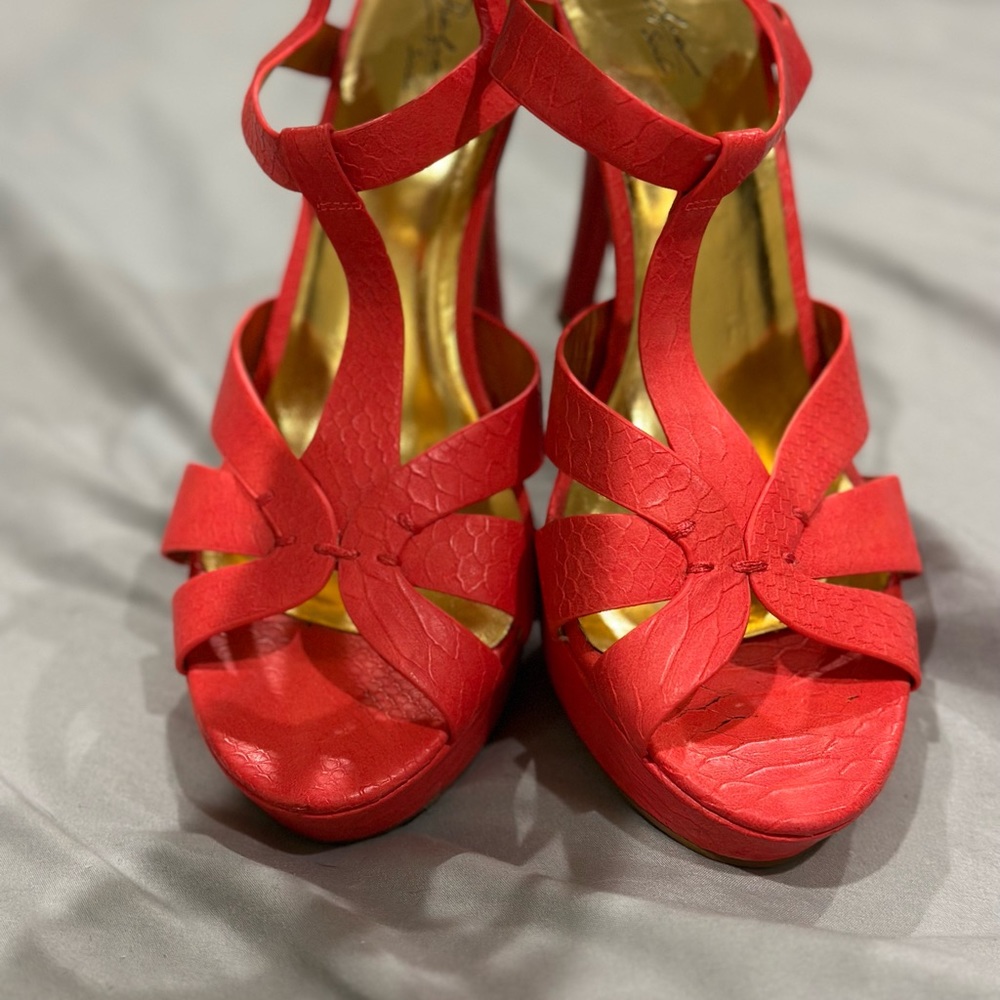 Thalia platform heels- coral size 10